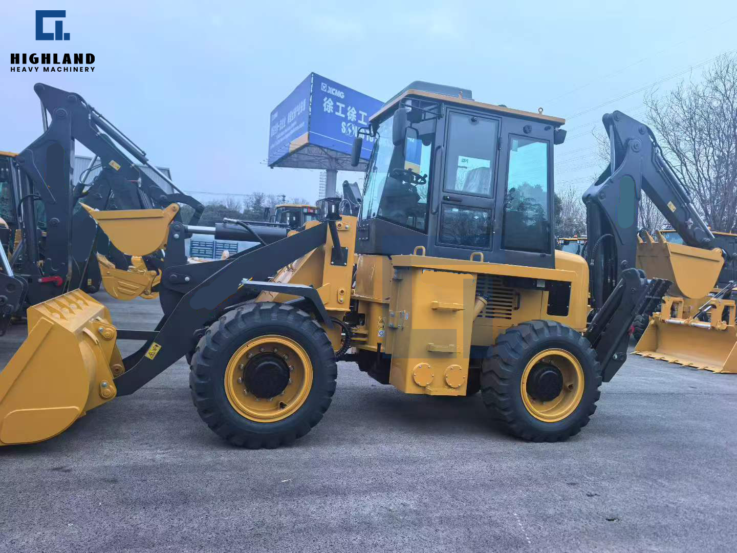 Highland Heavy Machinery Backhoe Loader for Construction & Utility Work